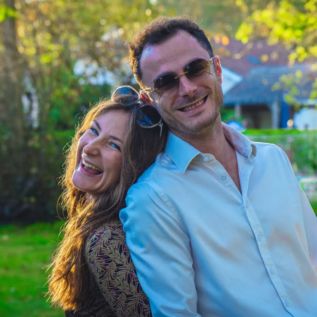 Chloée et Hugo, hôtes de vos séjours en gîte à Dozulé